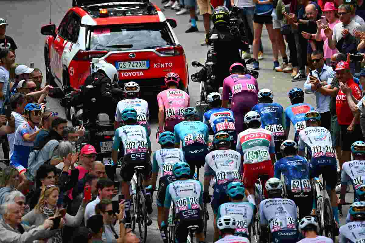 Tragedia sfiorata al Giro d'Italia